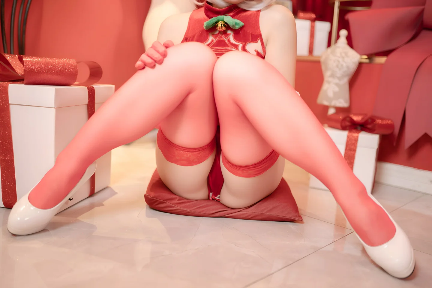 Bangni邦尼 - 圣诞尼尔 红裙御姐 [132P,3V-966MB] tg@simisebaisi 【丝足阁】070.webp